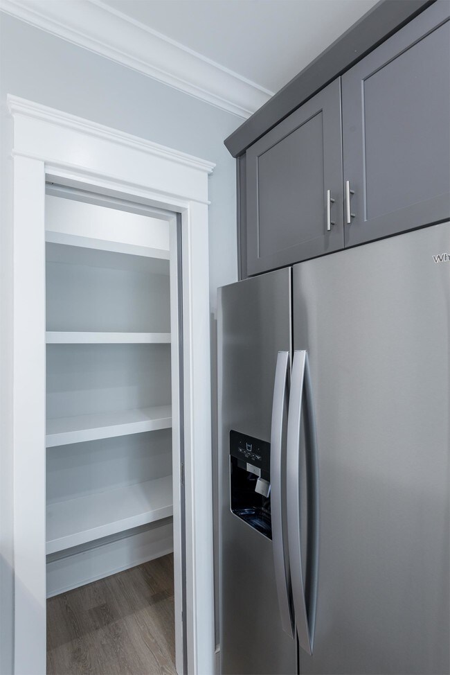 Building Photo - 4 Sanctuary Ct