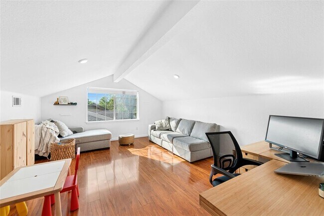Building Photo - 505 Mairo St
