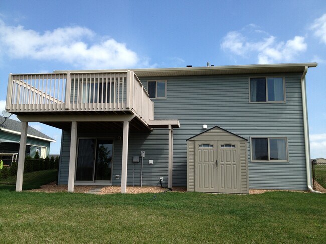 Building Photo - 5179 Castleview Dr NW