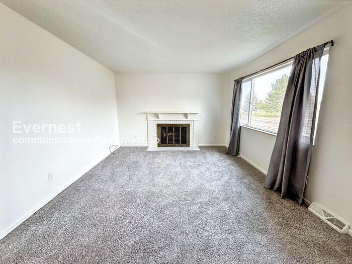 Building Photo - 739 43rd Ave