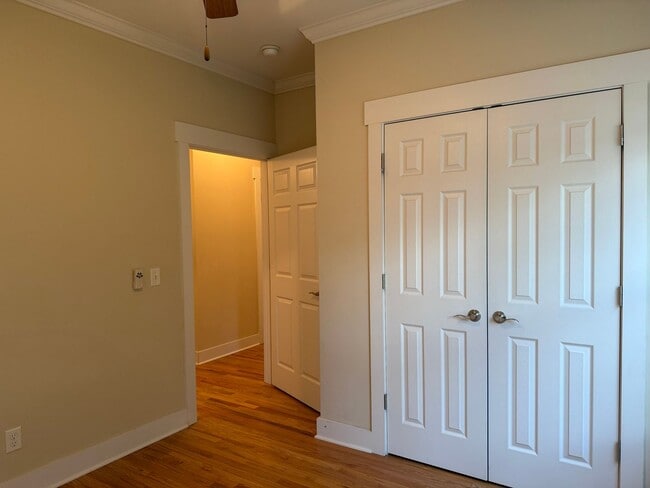 Building Photo - Townhouse walking distance to Black Mountain available now!