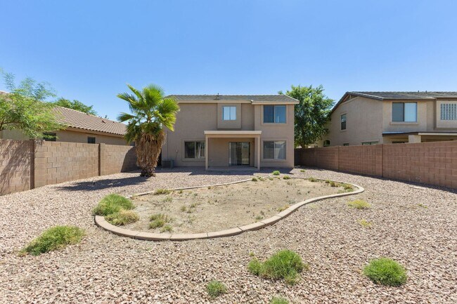 Building Photo - Spacious 2 Story 4 Bedroom 2.5 Bath Home Located in Circle Cross Ranch!