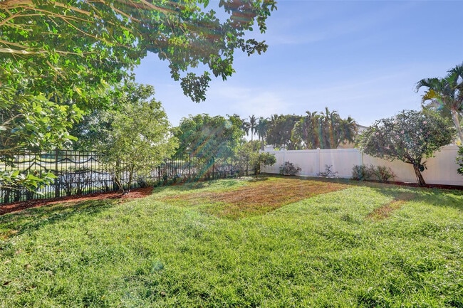 Building Photo - 10902 Tamoron Ln