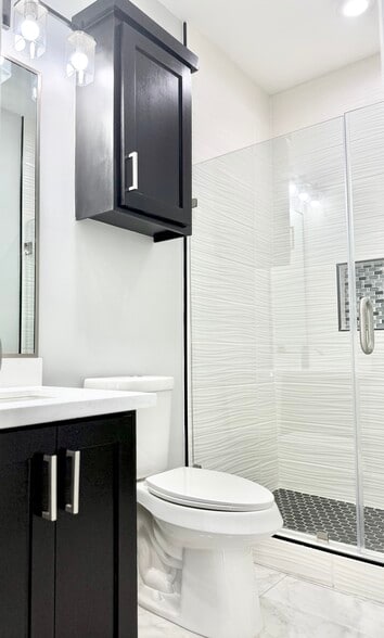 Building Photo - 2108 E Viviana St