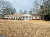 Building Photo - 110 Pine St