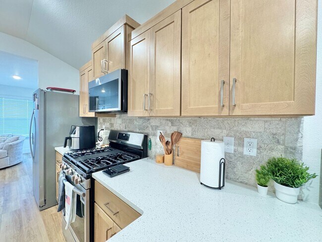 Building Photo - BRAND NEW 4 bedroom 2 bath home in Prairie Grove