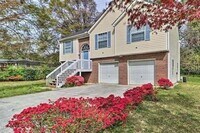 Building Photo - 483 Oak Dr SE