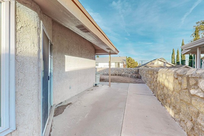 Building Photo - Charming 3 bedroom 2 bath home in Northeas...