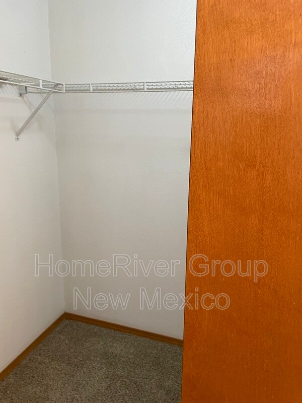 Building Photo - 2205 Sunstone Dr NW