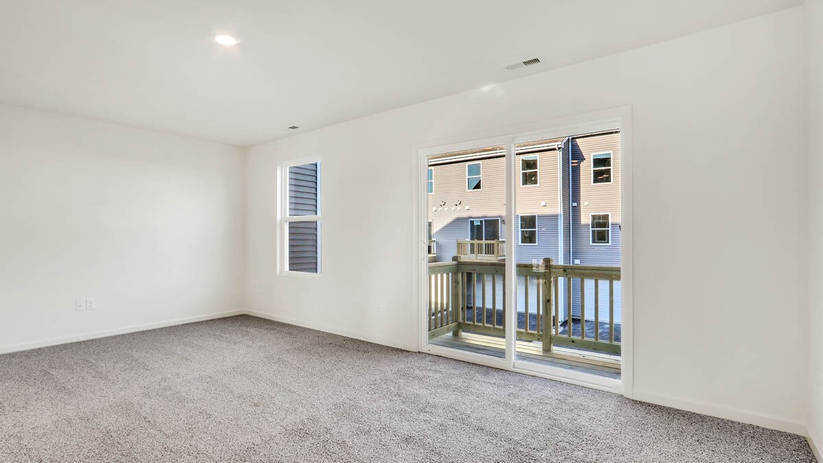 Living View with Balcony 3 - 6550 Linden Trl