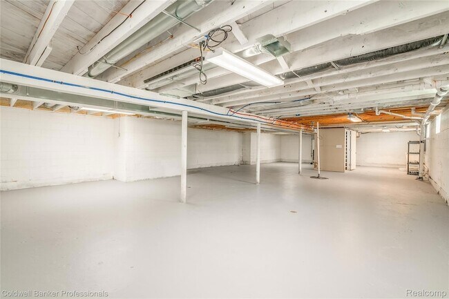 Building Photo - 7841 Haggerty Rd