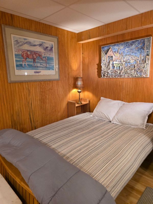 Building Photo - 529 Valley