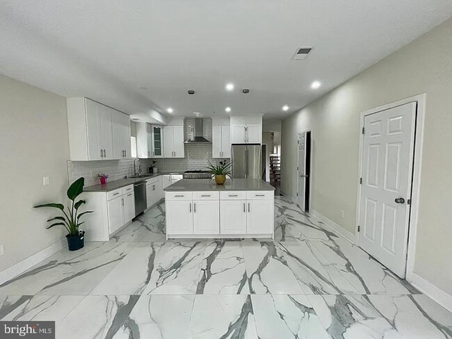 Building Photo - 8618 Jones Mill Rd