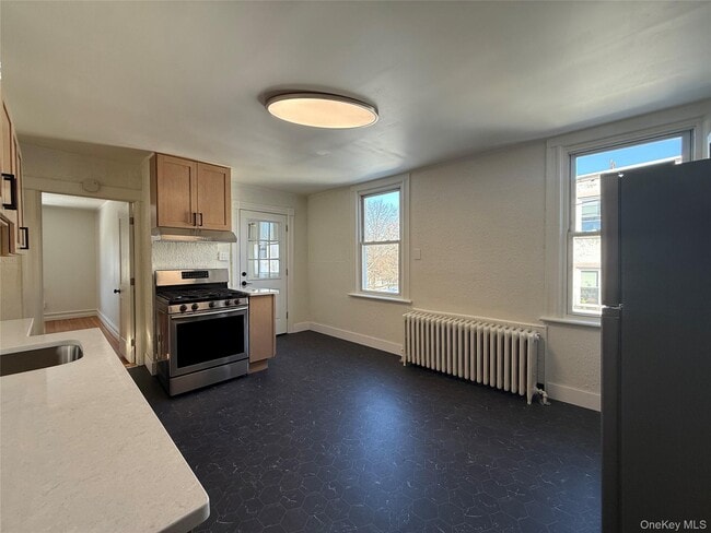 Building Photo - 40 N Clover St