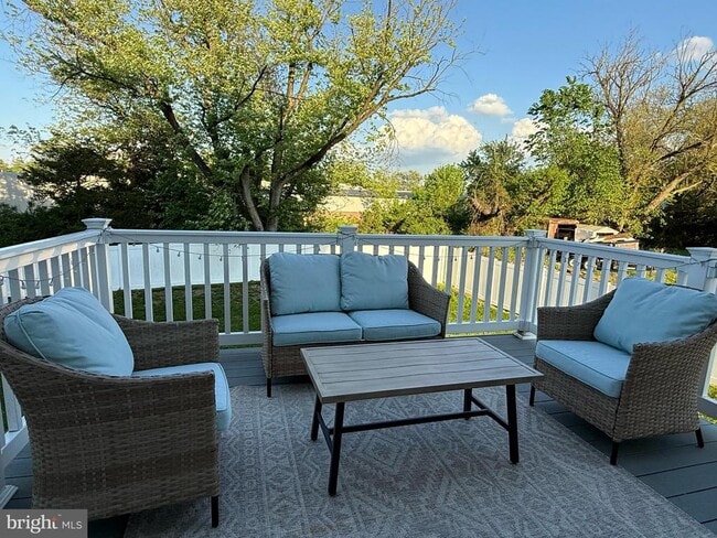 Building Photo - 1 Autumn Park Blvd