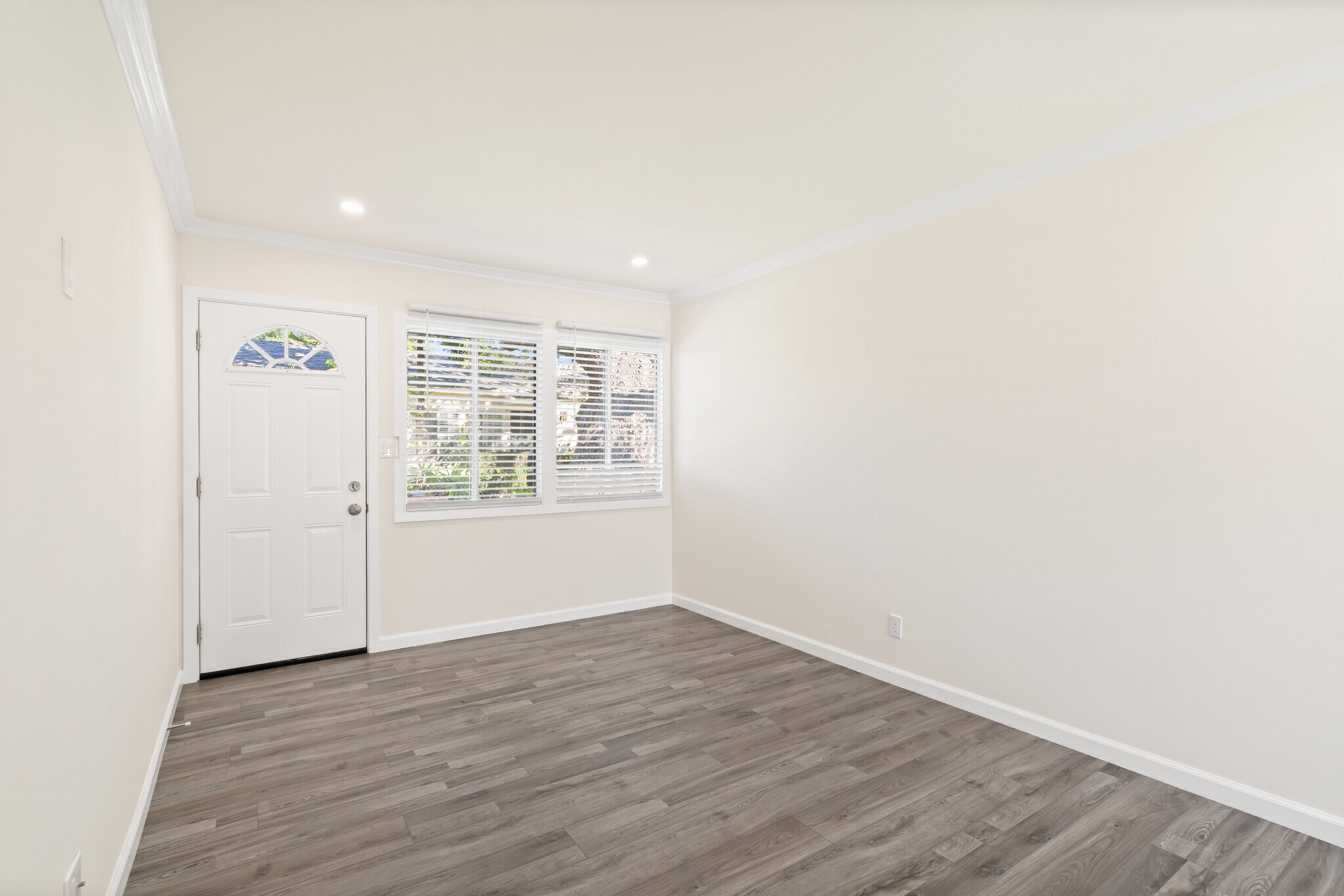 Building Photo - 1669 N Hollywood Way