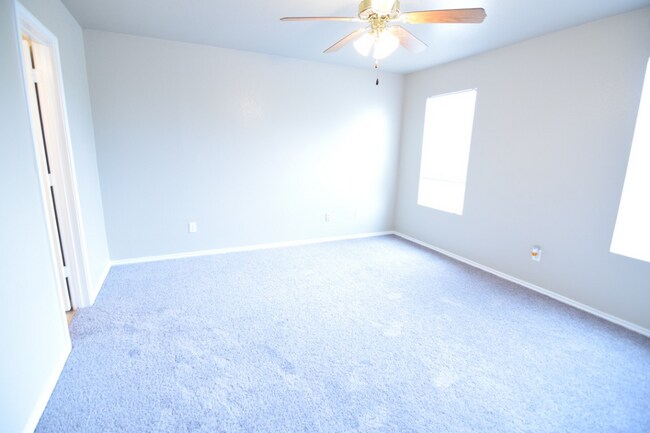Building Photo - 1714 Freedom Loop