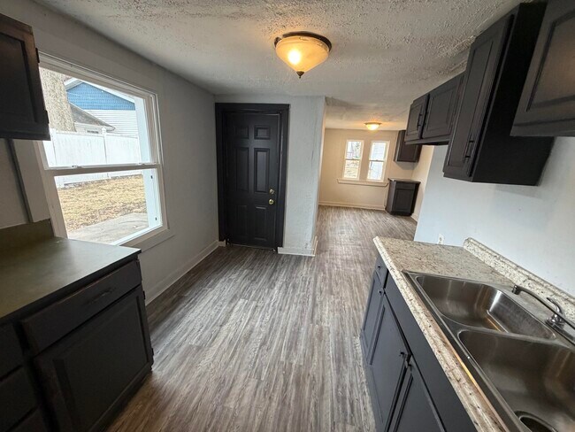 Building Photo - 214 McKinley