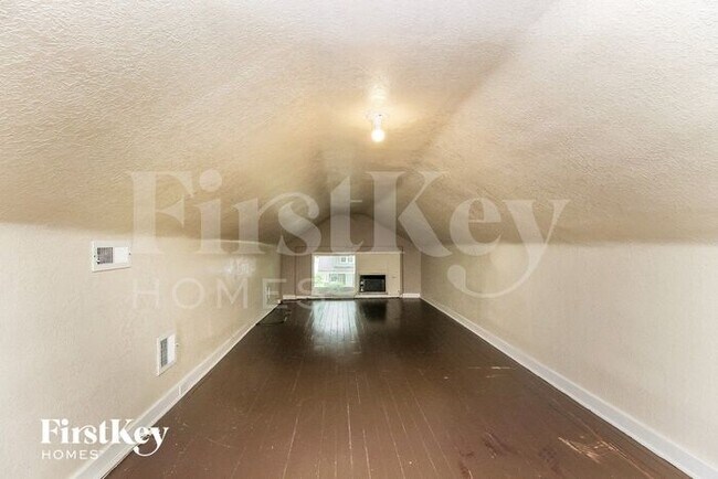 Building Photo - 4204 Agnes Ave