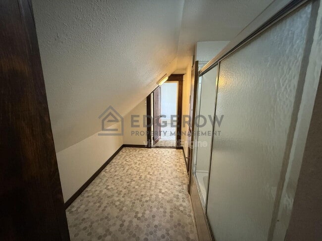Building Photo - 1029 Tamarack Ave NW