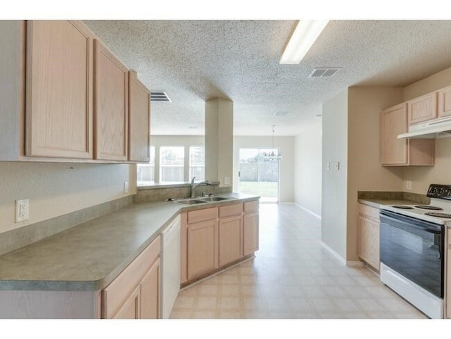 Building Photo - 617 Oxford Dr