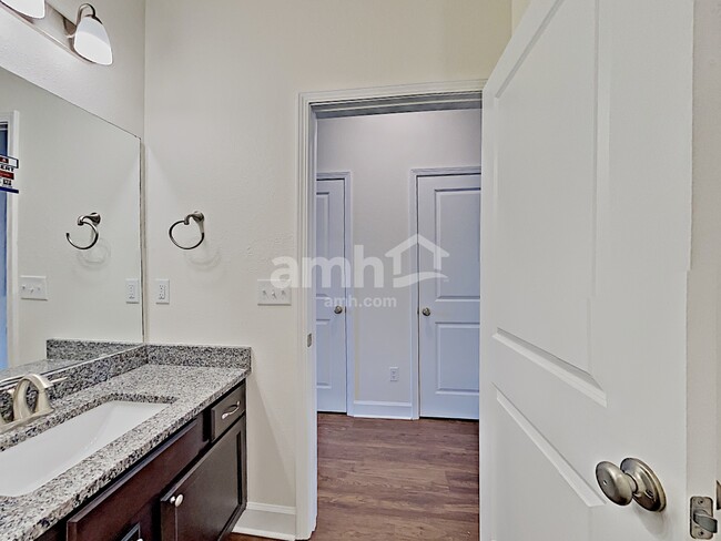 Building Photo - 105 Moultrie Crossing Ln