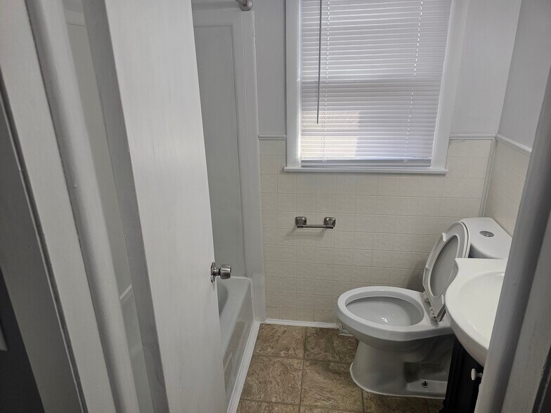 Building Photo - 1112 13th St S