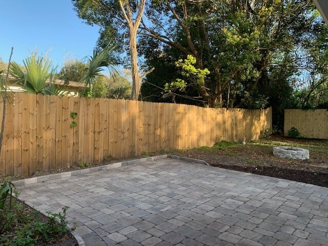 Patio/firepit - 243 Ravenswood Dr