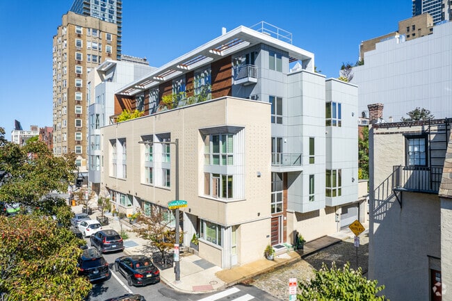 Building Photo - The Walnut Estates