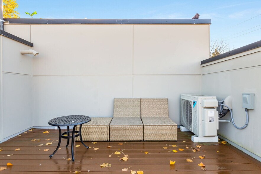 Building Photo - 65 W Dravus St