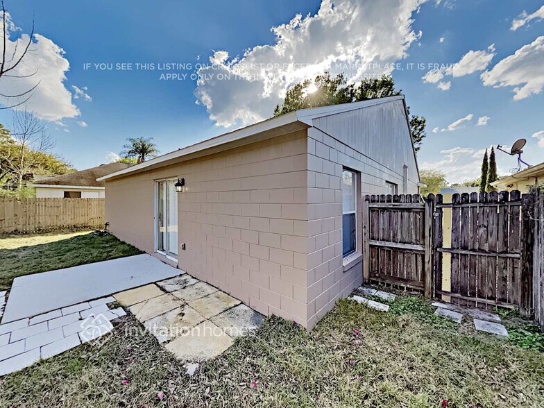 Building Photo - 2341 Donegan Pl