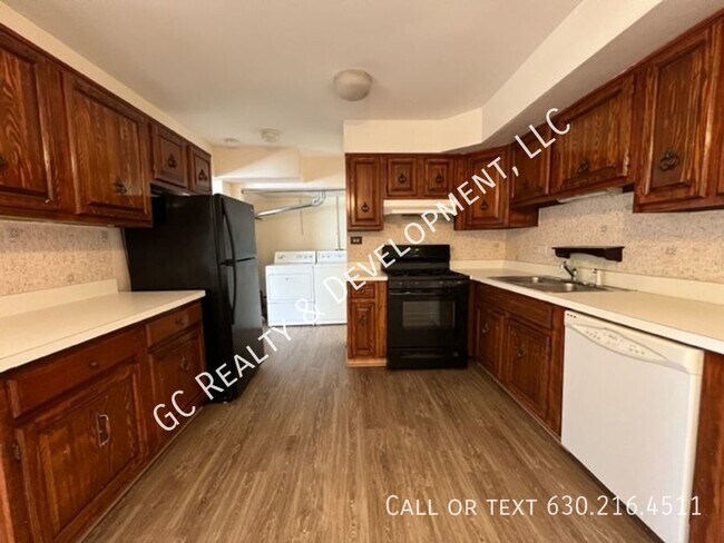 Building Photo - 1744 Queensbury Cir