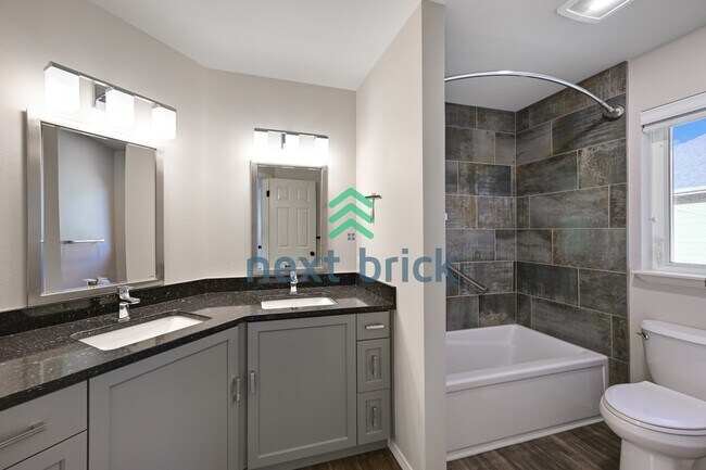 Building Photo - Quiet and Spacious 5-Bedroom Haven w/ 2.5 Baths – 2420 Sq Ft of Comfort Awaits!