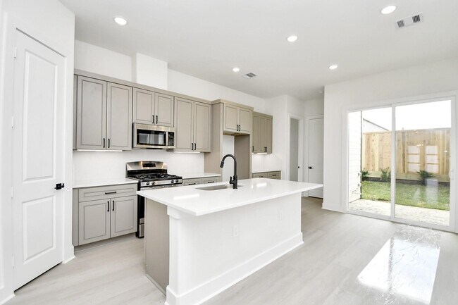 Building Photo - 4352 Avron Dr