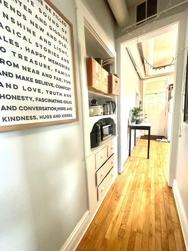 Building Photo - 2303 S Oakley Ave