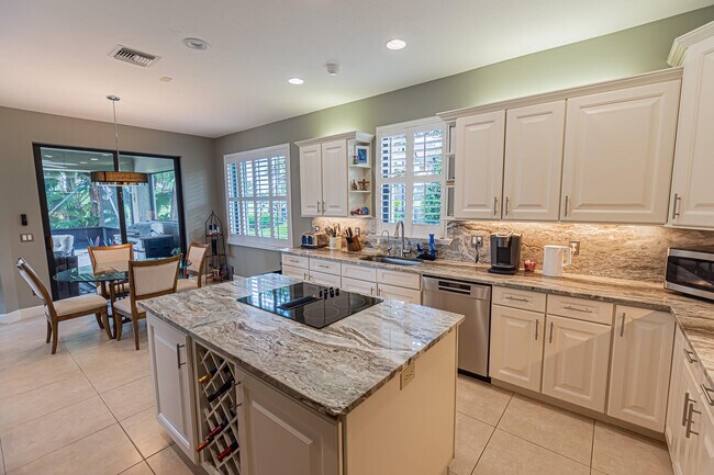 Building Photo - 8060 Kiawah Trce