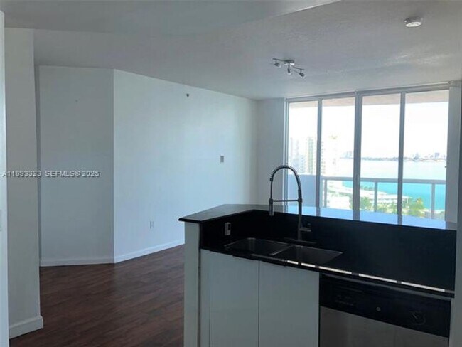 Building Photo - 7900 Harbor Island Dr