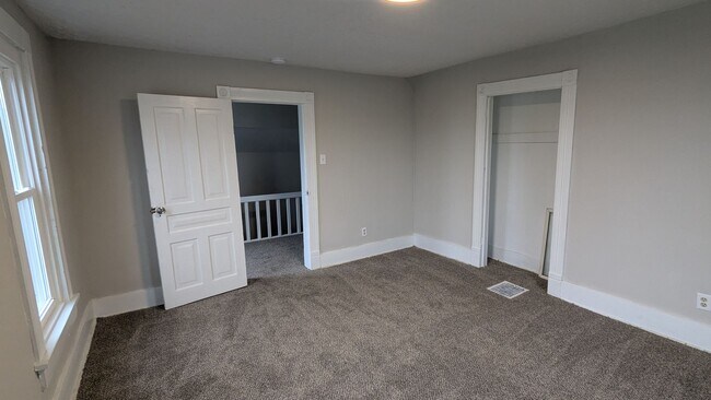 Building Photo - Charming 3-bedroom, 1.5-bathroom house loc...