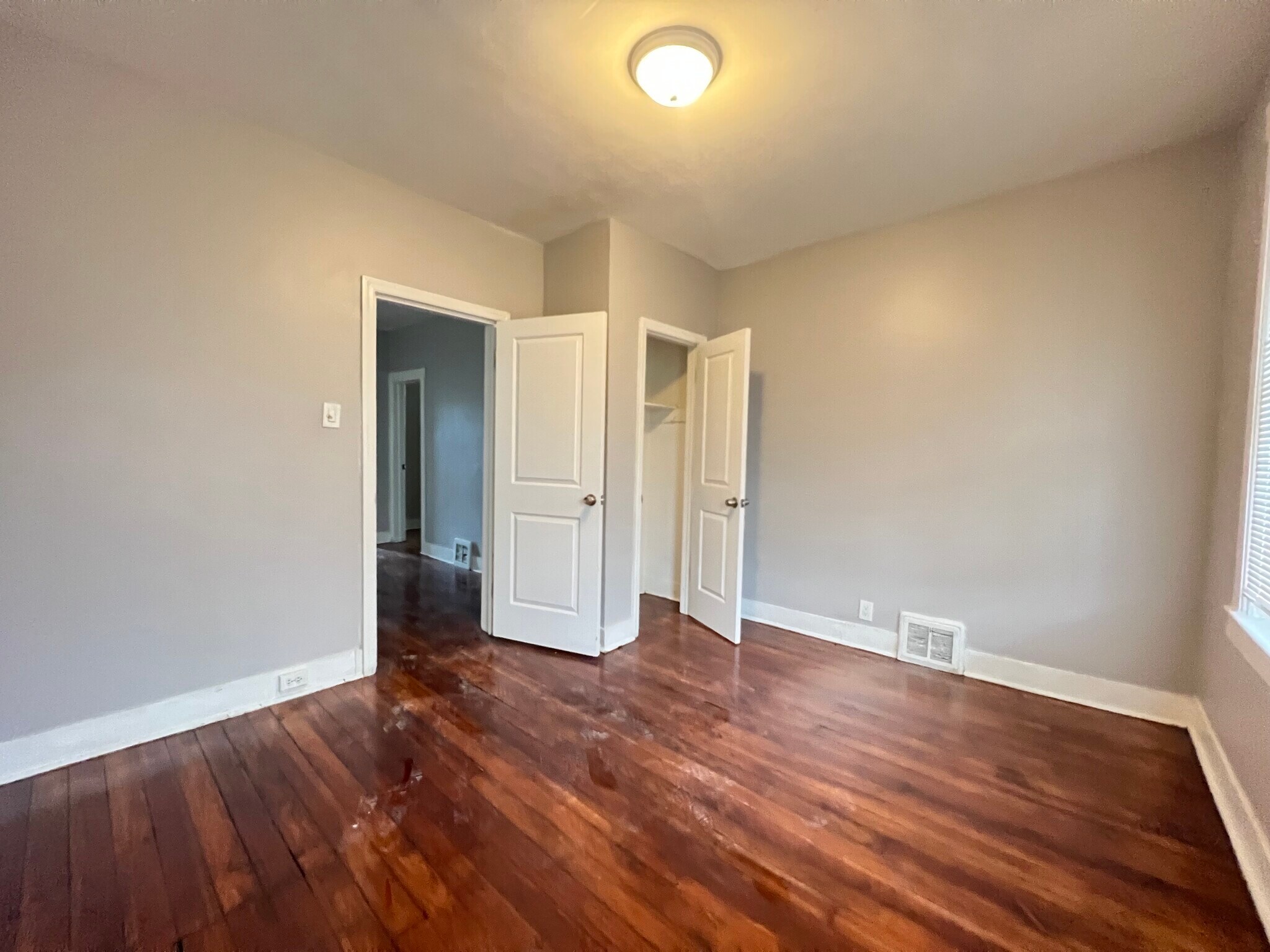 Building Photo - 27 Sheffield St