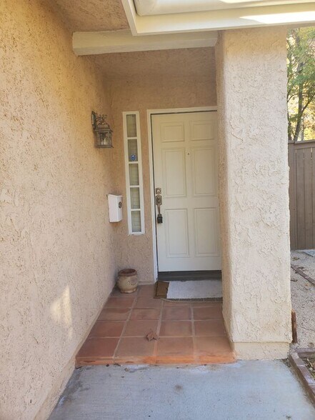 Building Photo - 6695 Indianbroom Ct