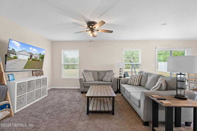 Building Photo - Welcome home to this beautiful 4 bedroom, ...