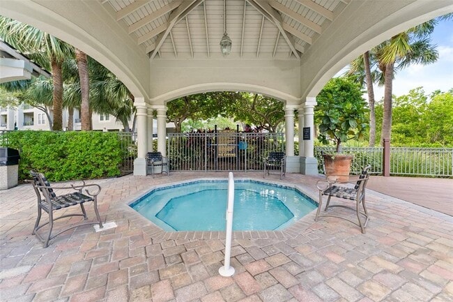 Building Photo - 625 Tropical Breeze Wy