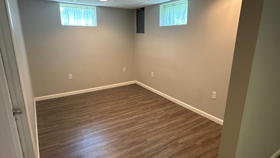 Basement bonus room - 11934 Holly Brook Dr