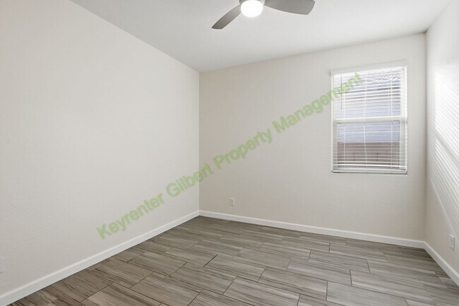 Building Photo - Modern Mesa Living in a Prime East Valley Location