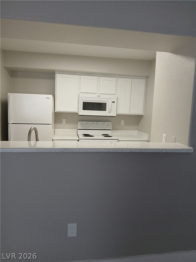Building Photo - 555 E Silverado Ranch Blvd