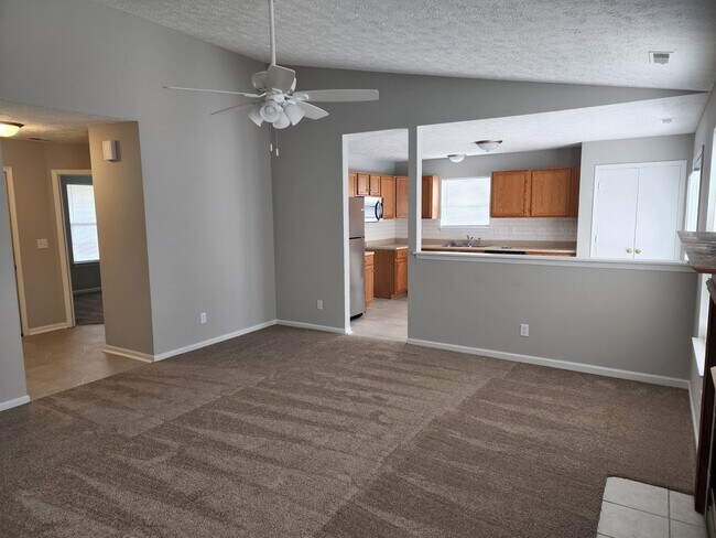 Building Photo - Three Bedroom Two Bath Home in Deerfield Farms Dayton, Indiana