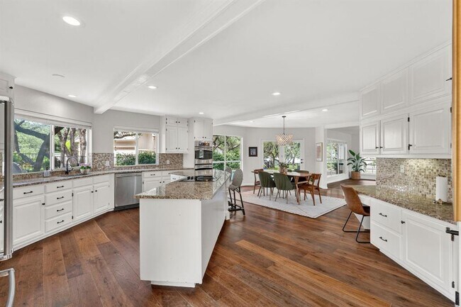 Building Photo - 50 Stillmeadow Dr
