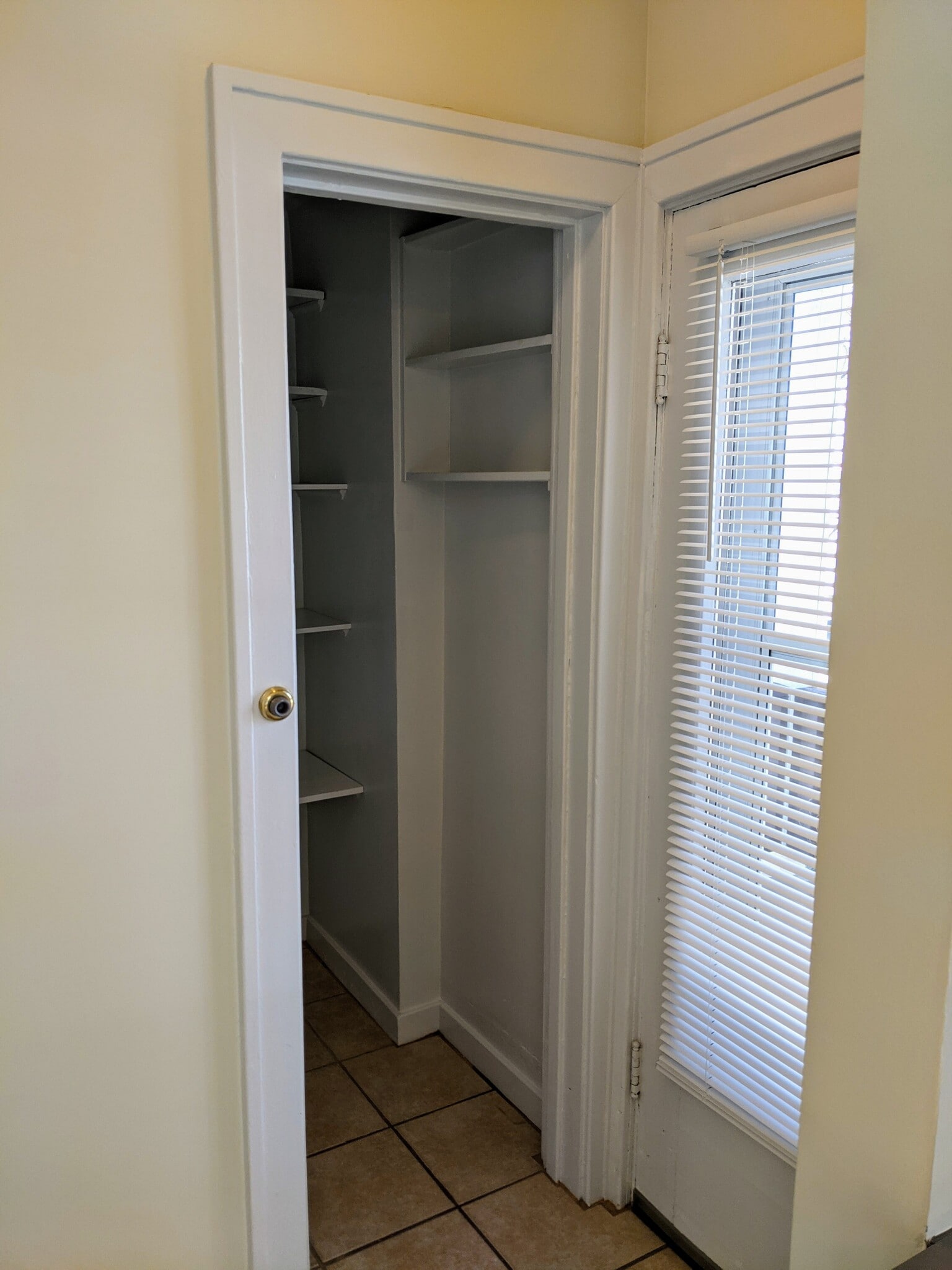 Building Photo - 330 Henry Ave SE