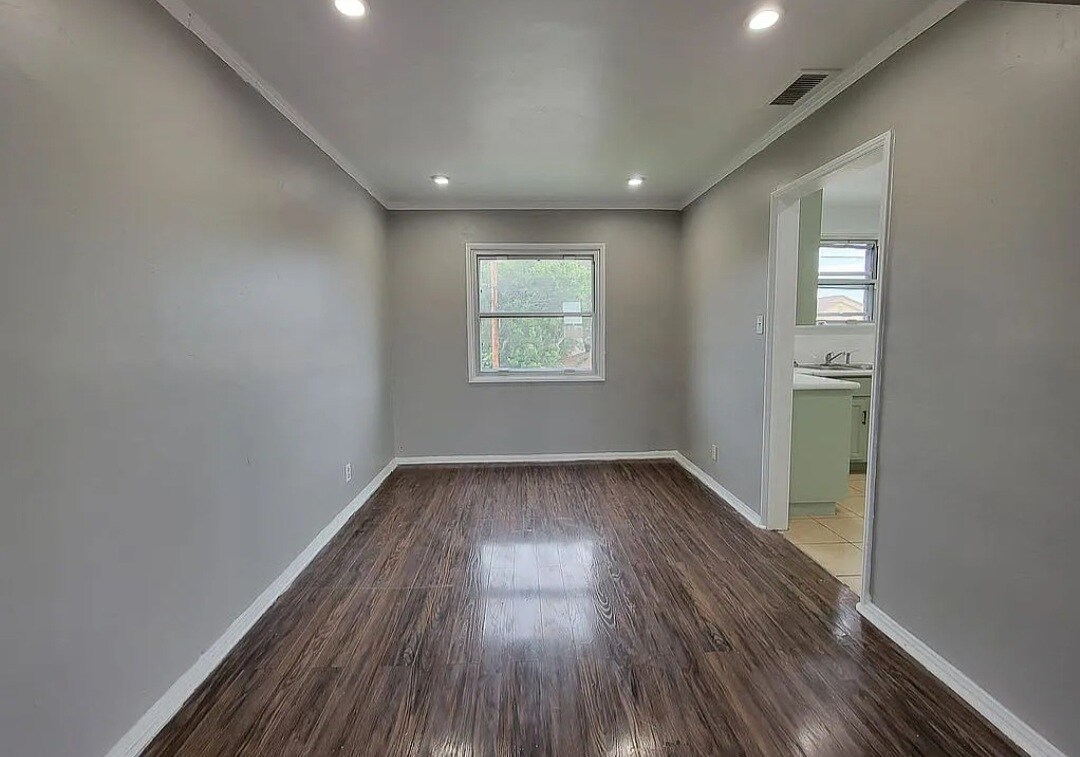 Building Photo - 10212 Haas Ave