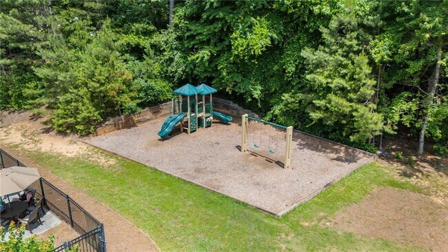 Building Photo - 96 Fairway Dr